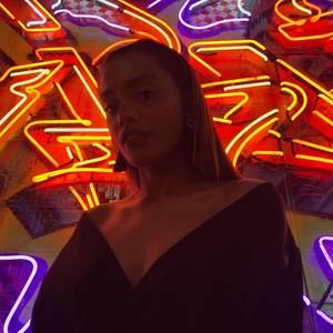 Meet your Posher, Cassaundra